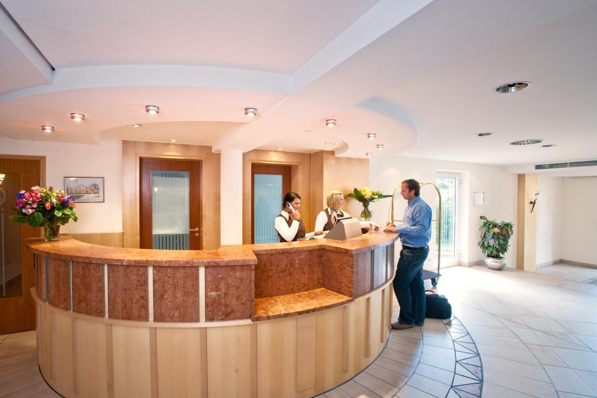 דיסלדורף Hotel Barbarossa מראה חיצוני תמונה