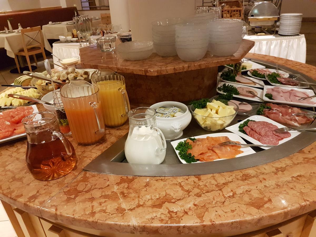 דיסלדורף Hotel Barbarossa מראה חיצוני תמונה