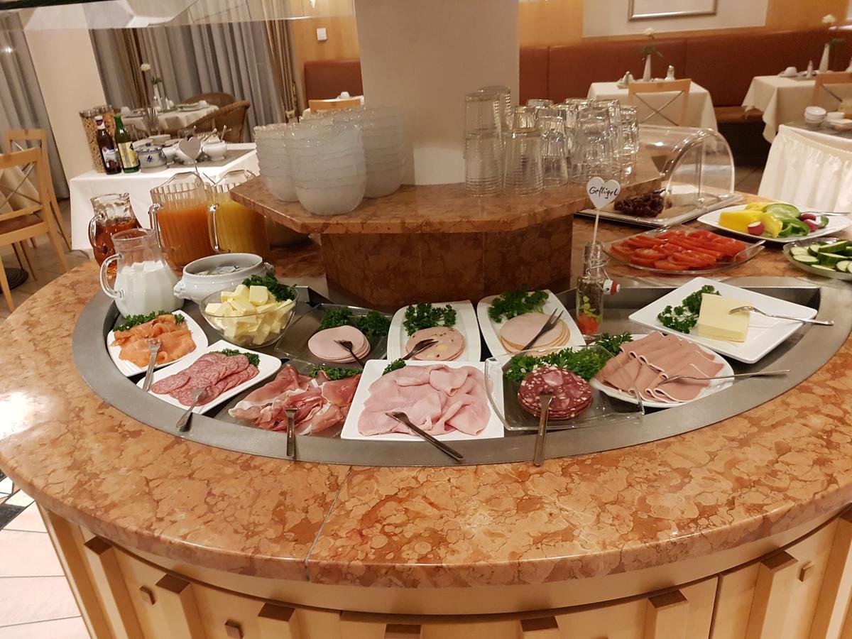 דיסלדורף Hotel Barbarossa מראה חיצוני תמונה